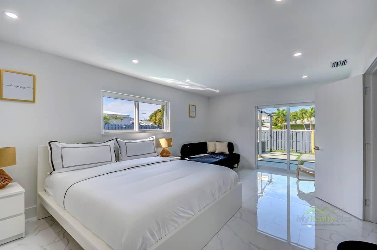 Magical Retreat With Heated Pool, Mini Golf, And Basketball Court L19 Holiday home *
