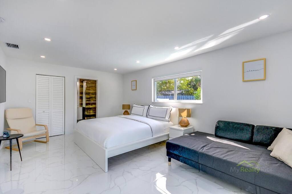 Magical Retreat With Heated Pool, Mini Golf, And Basketball Court L19 Holiday home *