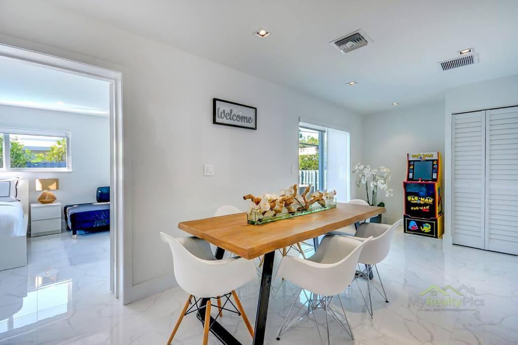 Holiday home Magical Retreat With Heated Pool, Mini Golf, And Basketball Court L19 *
