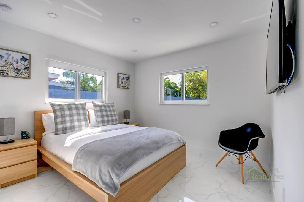 Magical Retreat With Heated Pool, Mini Golf, And Basketball Court L19 Miami