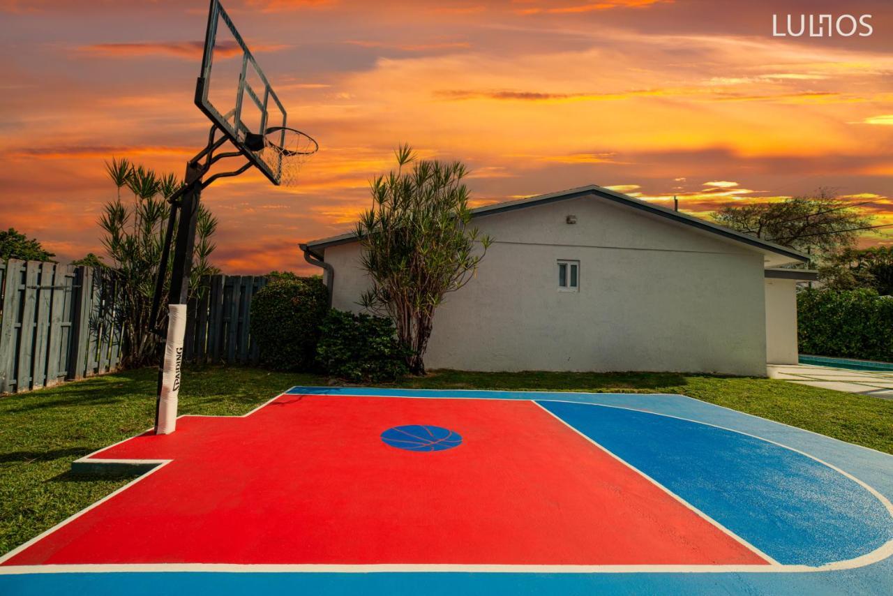 Magical Retreat With Heated Pool, Mini Golf, And Basketball Court L19 * Miami