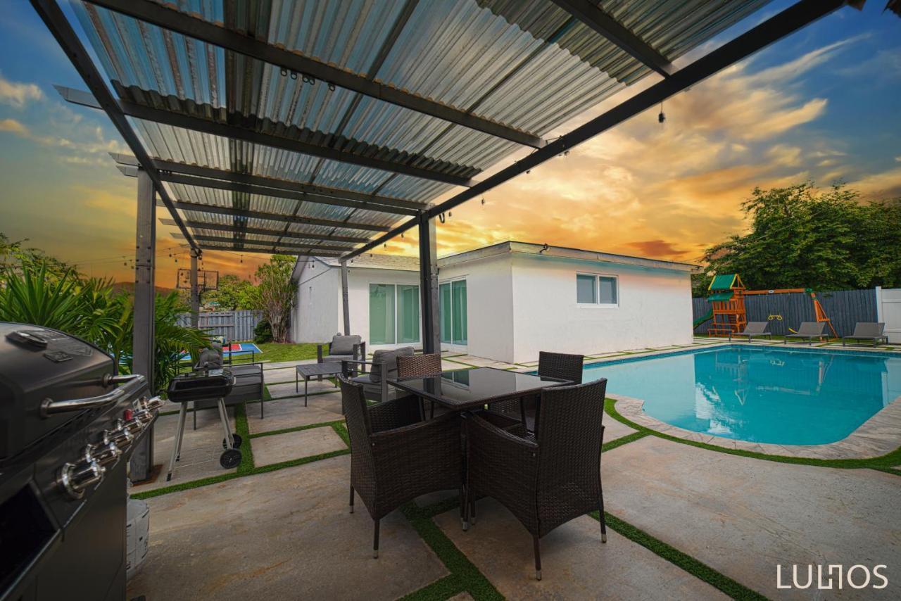 Holiday home Magical Retreat With Heated Pool, Mini Golf, And Basketball Court L19 Miami